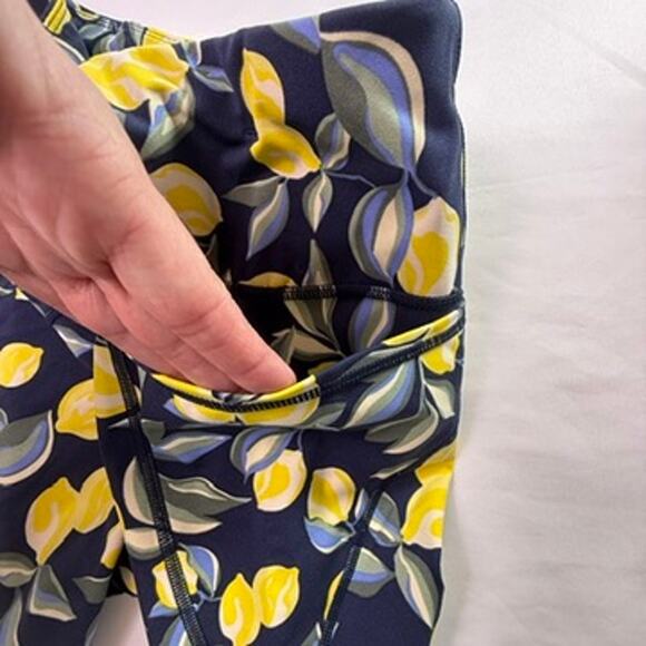 Sweaty Betty Power 6” Bike Shorts in Blue Lemon Tree Size Medium  US 8 - Picture 13 of 15